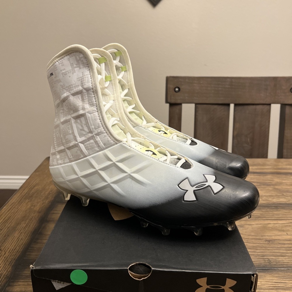 Under Armour Men's Highlight MC Football Cleat Size 16 Wide …R3